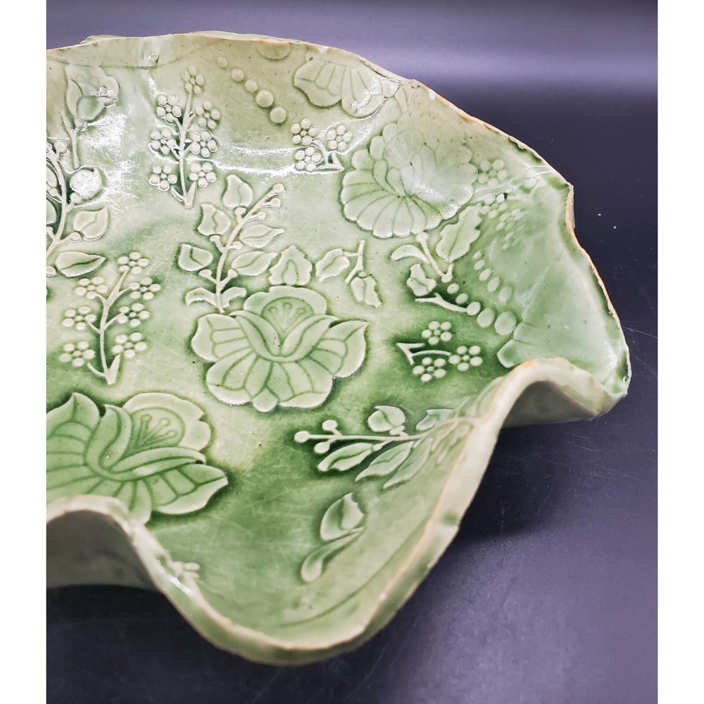 Handmade Art Pottery Green Ceramic Bowl Textured Flowers 8.75" Signed Amy - Picture 4 of 11